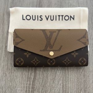 LV Sarah wallet